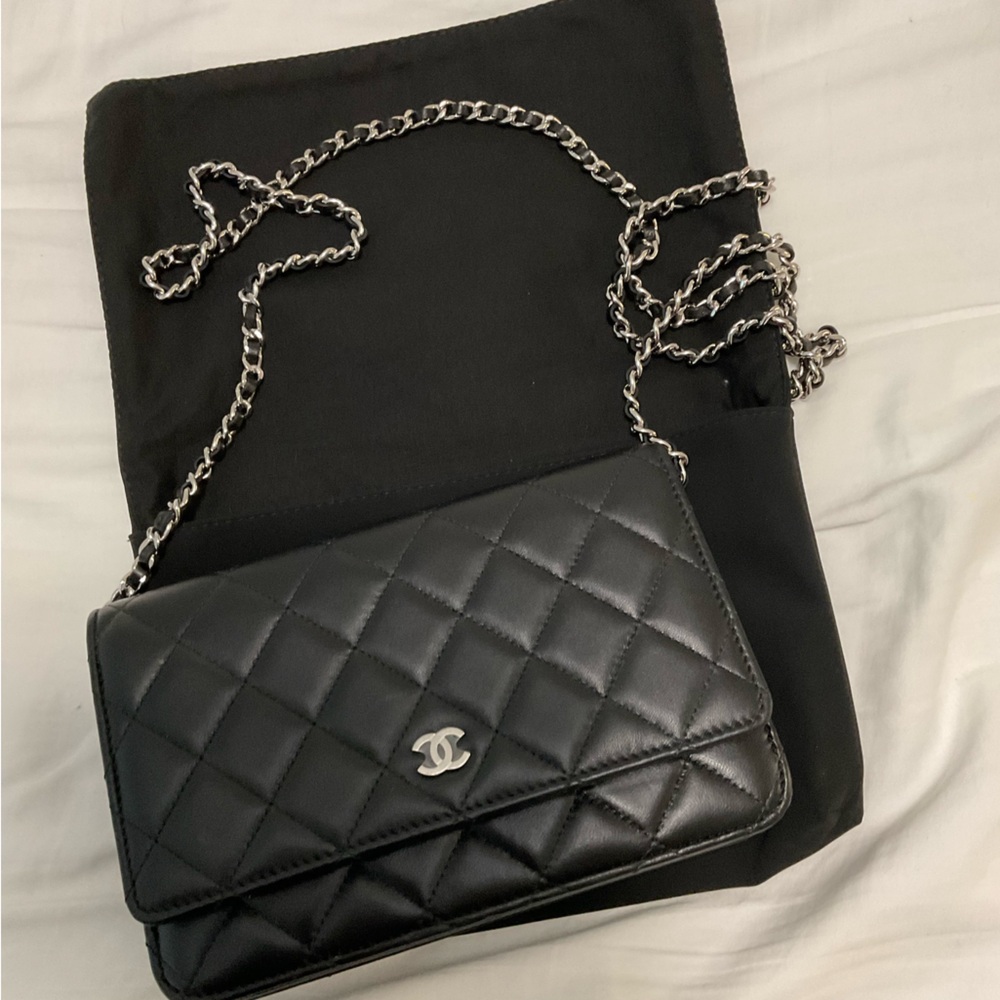 Chanel black wallet on chain Lambskin & Silver-Tone Metal
Black - Picture 1 of 12